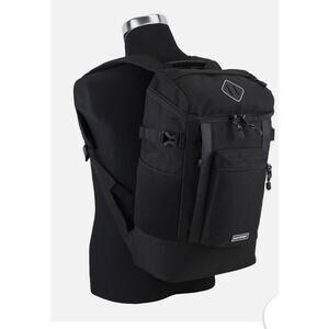 EASTSPORT 18.5 Inch Rival Backpack Black Dual Strap Water Resistant Bottom